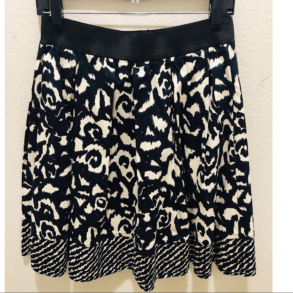 DKNYC Black/Cream Elastic band Flare Skirt